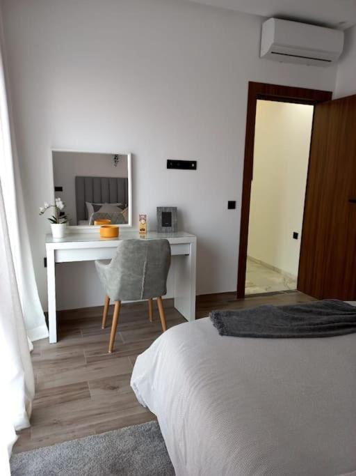 Appartement Cosy Au Coeur De Marrakech Avec Piscine 马拉喀什 外观 照片